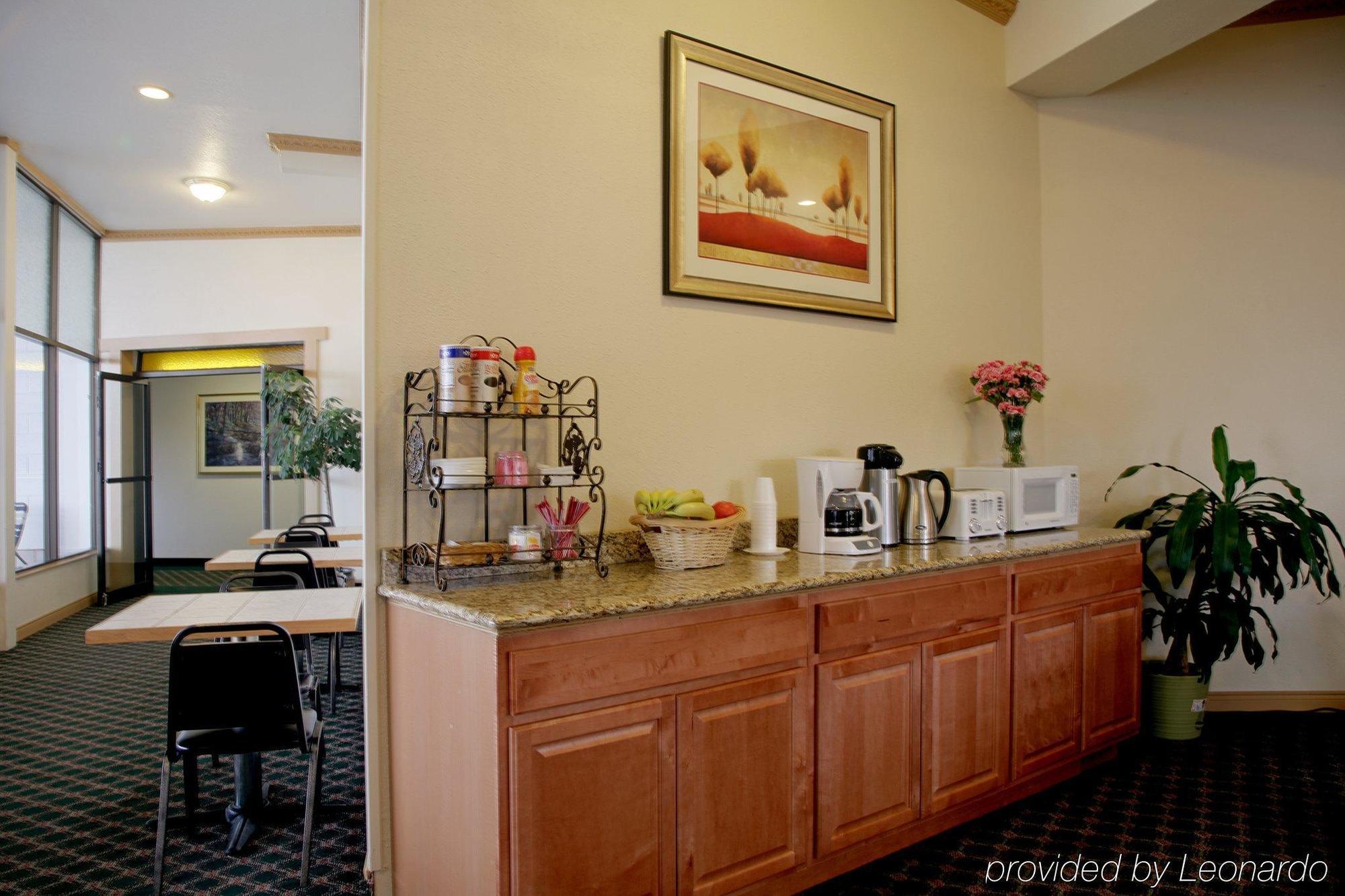 Quality Inn Лонгмънт Интериор снимка